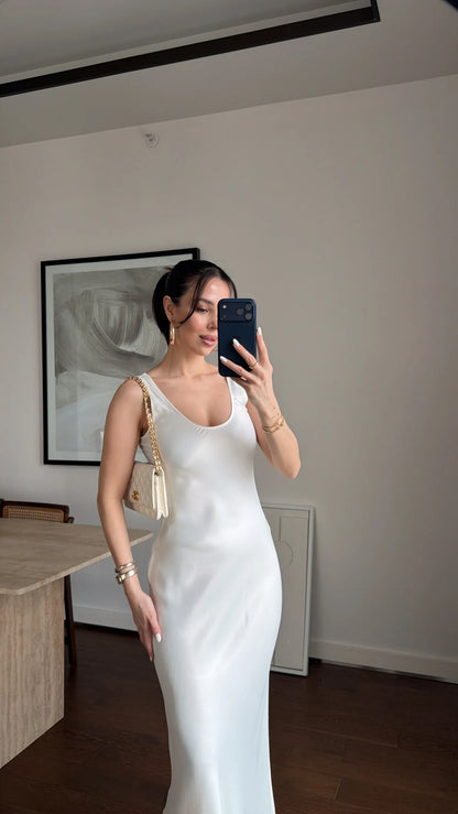 The essential curve satin dress